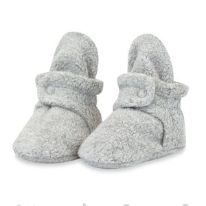 2 Pairs of Zutano Cozie Fleece Booties D Grey & L Grey 3 mo